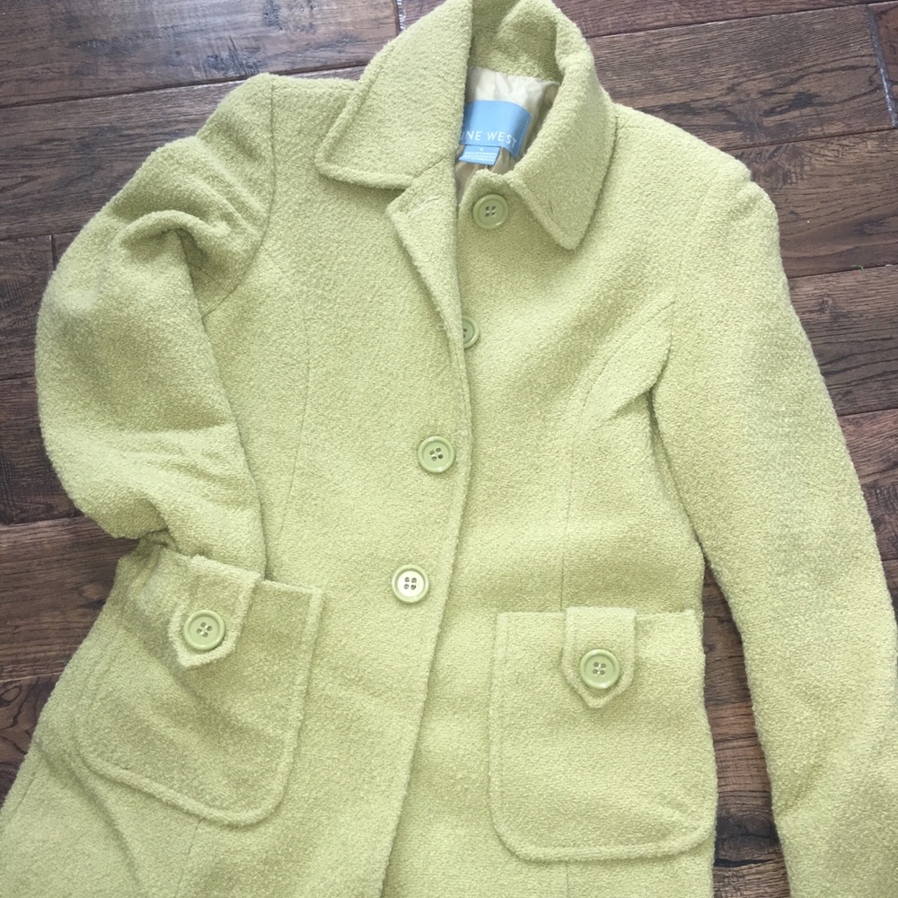Nine West Ms Maisle 1956 style short trench coat